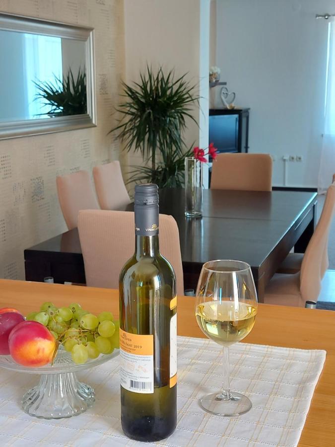 Apartman Larisa Leilighet Kampor Eksteriør bilde