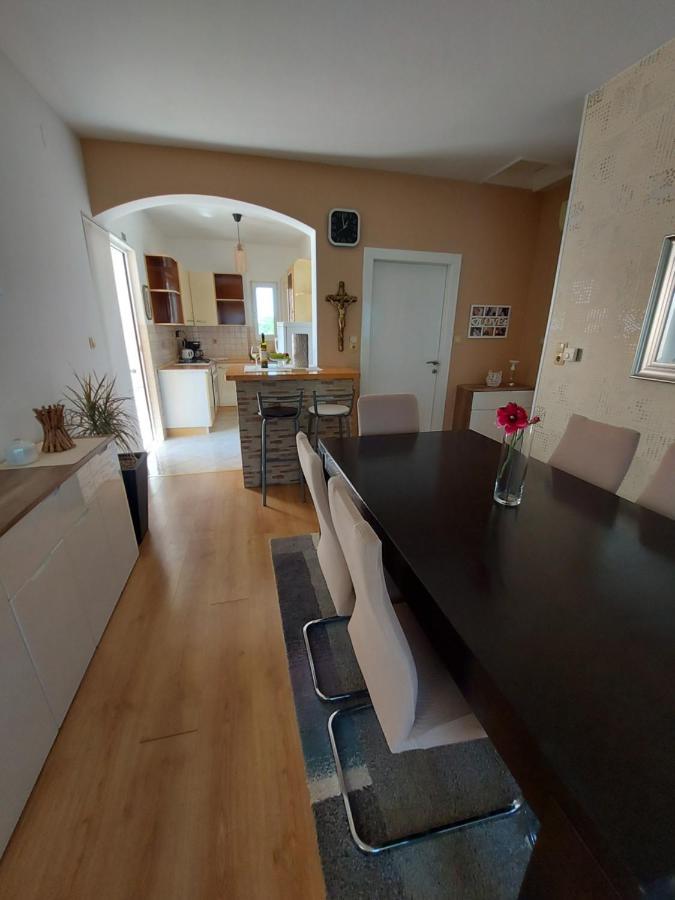 Apartman Larisa Leilighet Kampor Eksteriør bilde