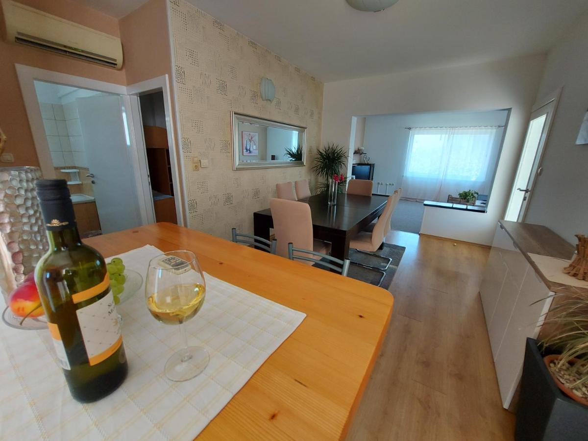 Apartman Larisa Leilighet Kampor Eksteriør bilde