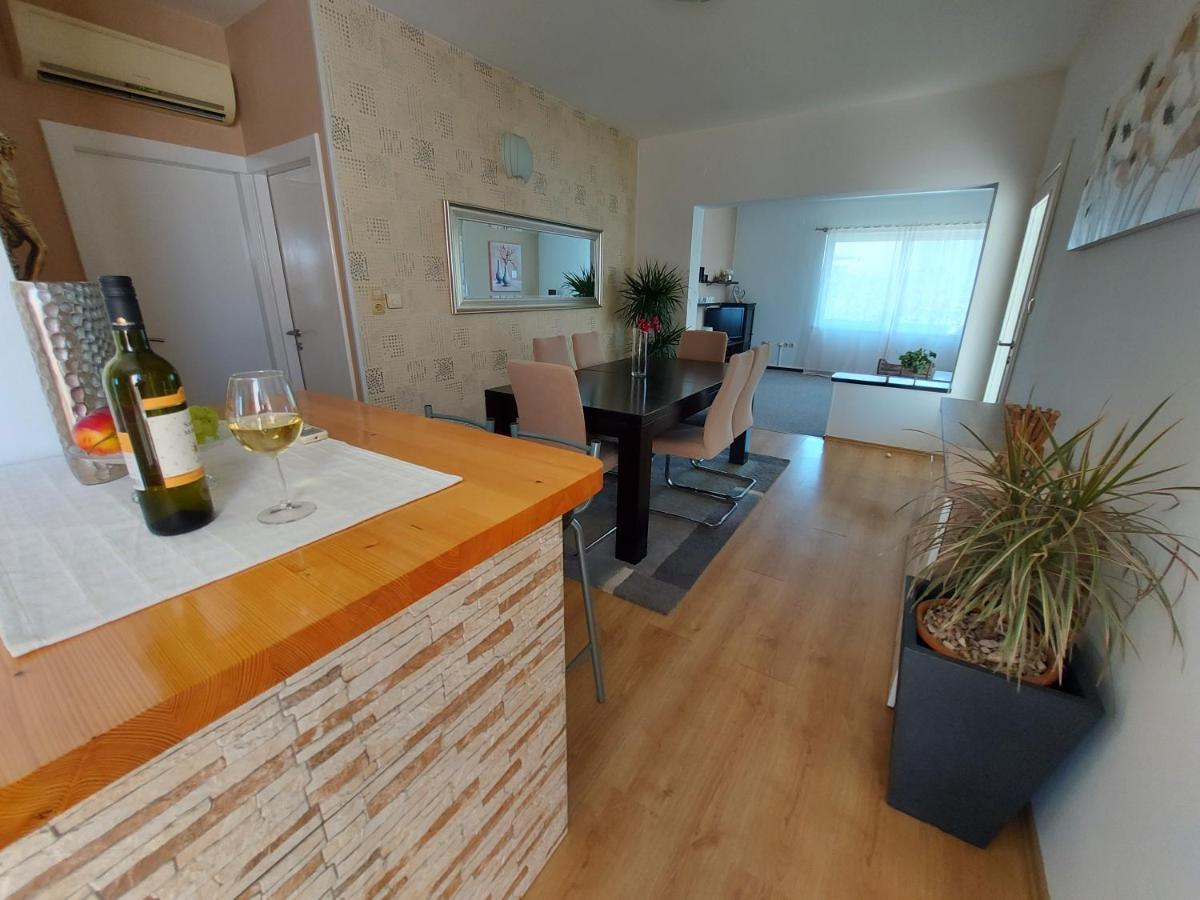Apartman Larisa Leilighet Kampor Eksteriør bilde