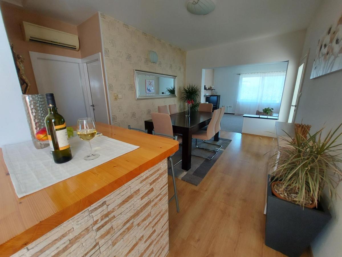 Apartman Larisa Leilighet Kampor Eksteriør bilde