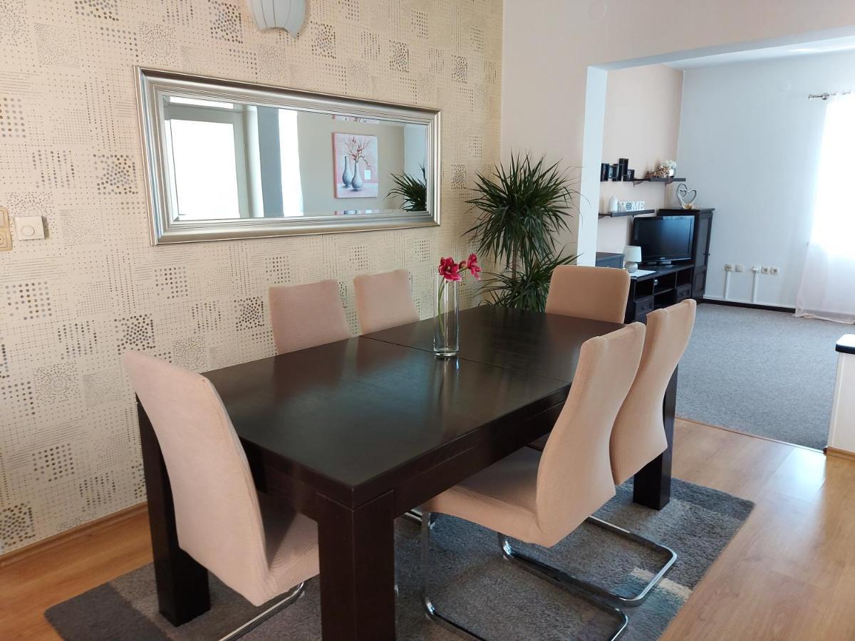 Apartman Larisa Leilighet Kampor Eksteriør bilde